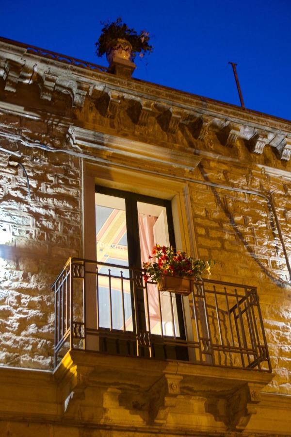 Domus Aurea Panzió Montalbano Elicona Kültér fotó